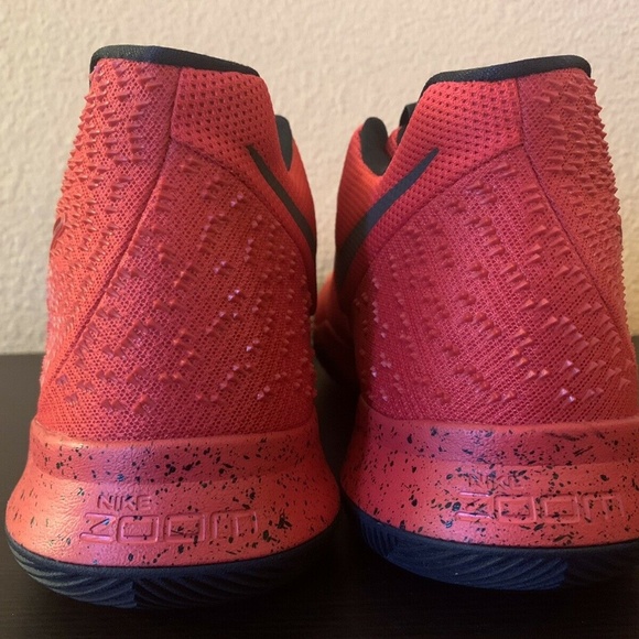 Men's Nike Kyrie 3 Candy Apple (Size 16) NWOB - Picture 7 of 8